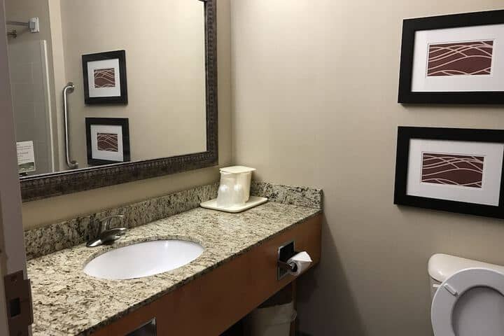 Bathroom sink